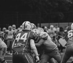 Freelance sportfotograaf legt sportmoment vast in actie